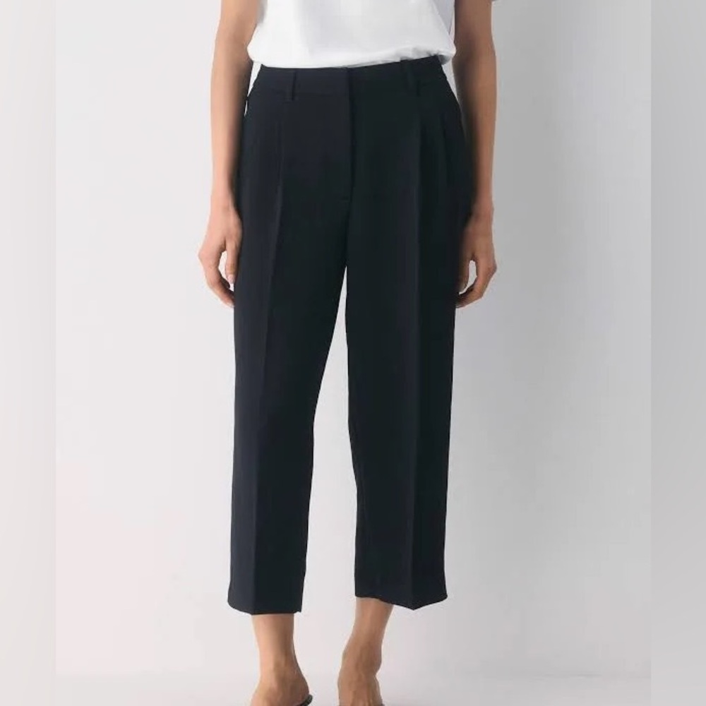 Aritzia Effortless Pant Cropped Size 10